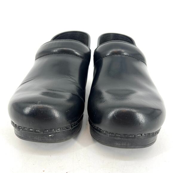Dansko Women's 8.5/39 Black Professional Clogs Round Toe - Picture 2 of 7